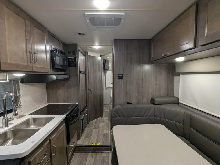 2022 Winnebago Minnie Winnie 22M, photo 13 of 28