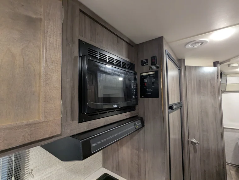 2022 Winnebago Minnie Winnie 22M, photo 17 of 28